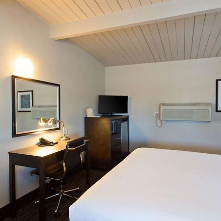 Days Inn By Wyndham Chowchilla Gateway To Yosemite Exterior photo