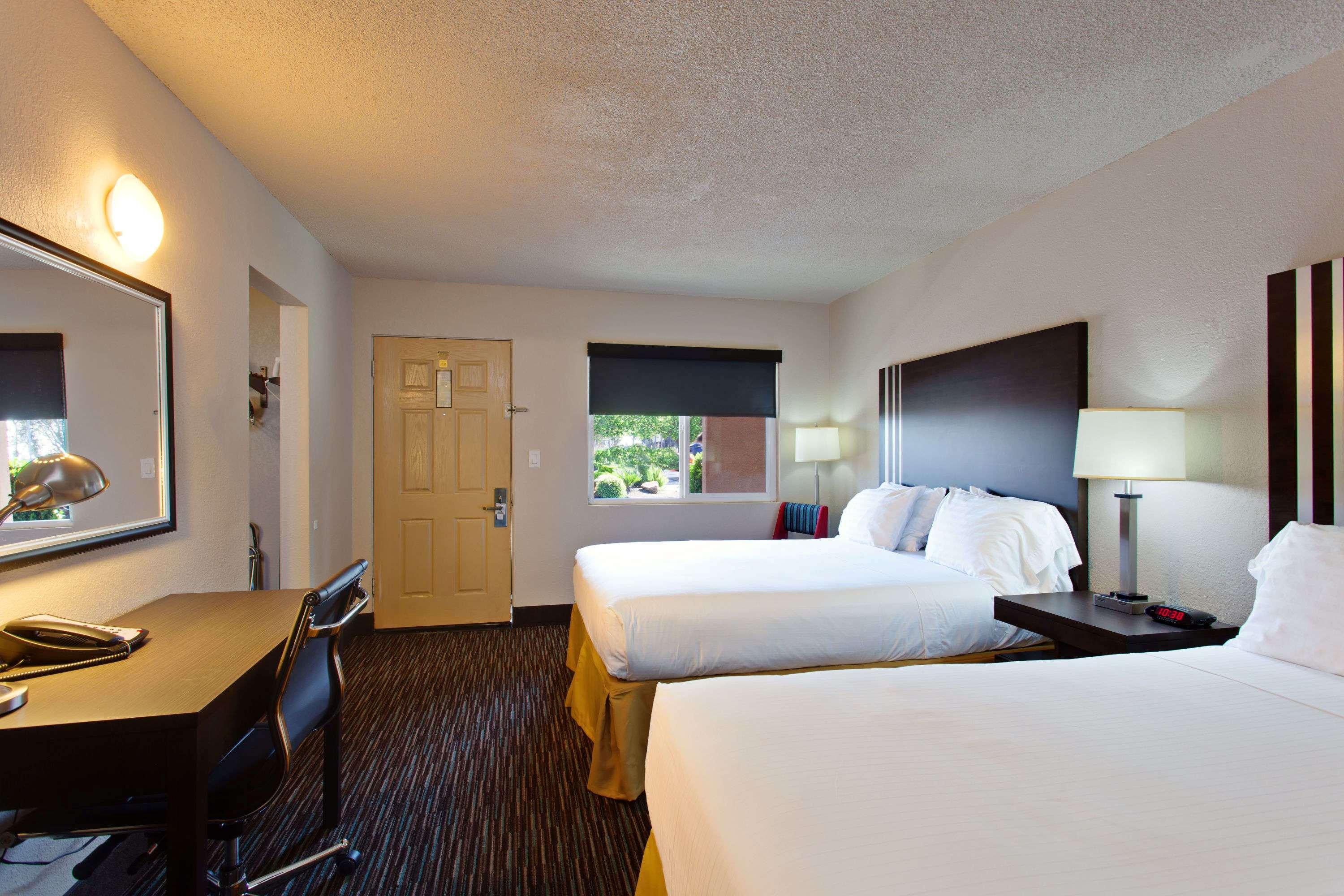 Days Inn By Wyndham Chowchilla Gateway To Yosemite Exterior photo