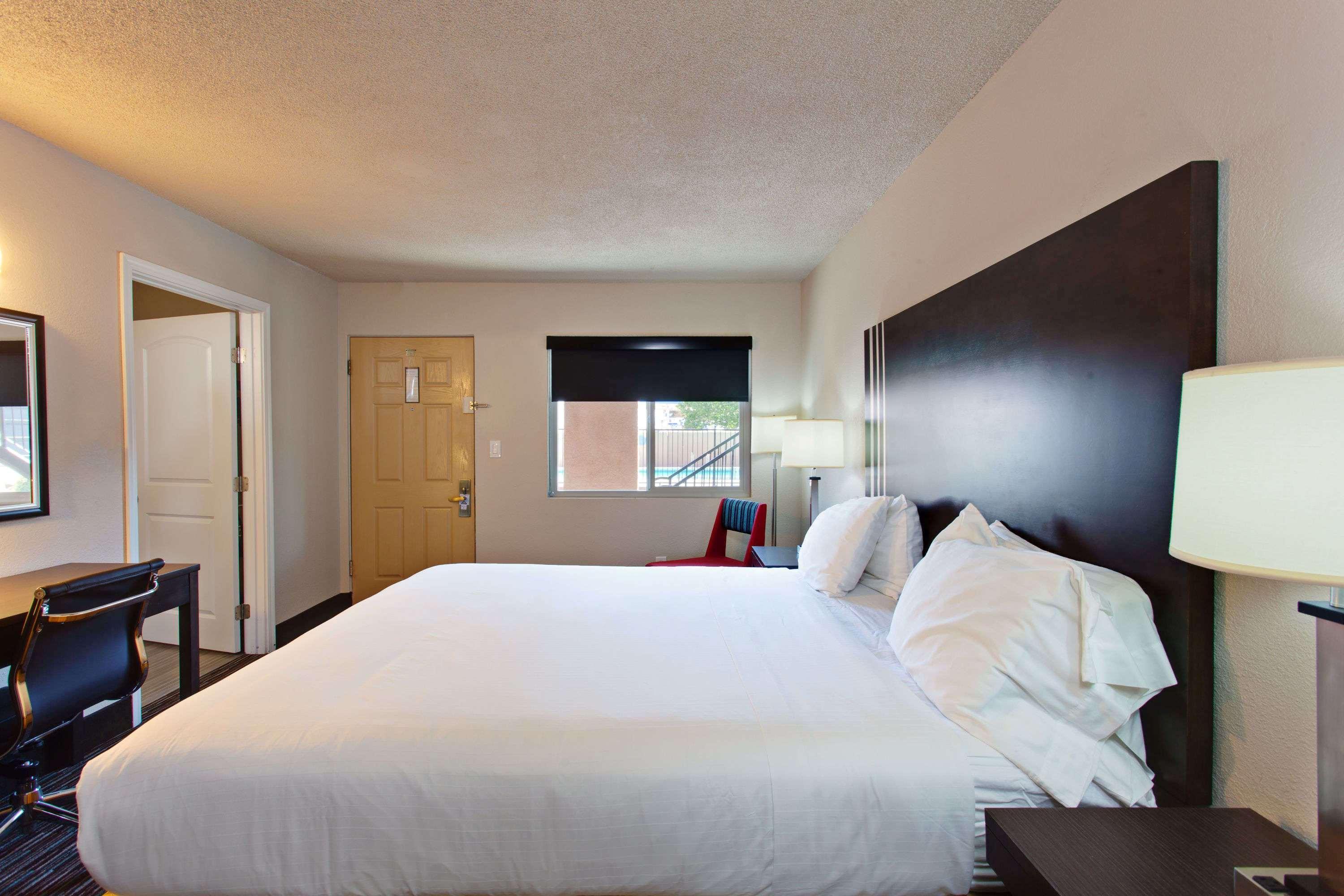 Days Inn By Wyndham Chowchilla Gateway To Yosemite Exterior photo