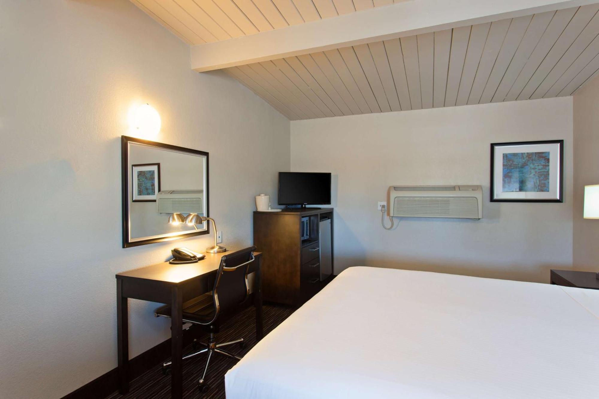 Days Inn By Wyndham Chowchilla Gateway To Yosemite Exterior photo
